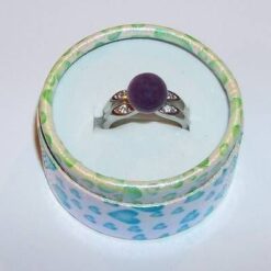Inel din metal nobil cu sfera din ametist