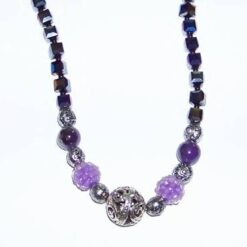 Colier cu cuburile magice pentru protectie in plan magic