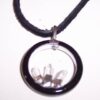 Pandantiv cu cristal de stanca, pe siret - model deosebit ! Pandantiv cu cristal de stanca, pe siret - model deosebit !