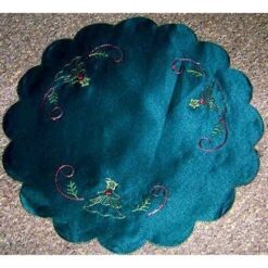 Element de decor cu bradul impodobit, verde