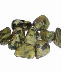 Set de 9 cristale de jadeit in stare naturala