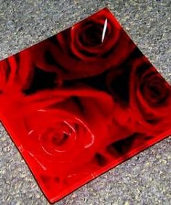 Platou decorativ cu trandafiri rosii - remediu de dragoste