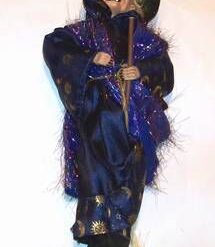 Vrajitoare minuaturala cu matura