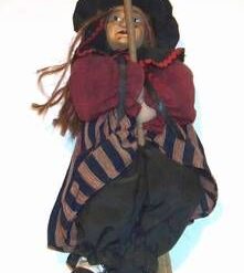 Vrajitoare minuaturala cu matura