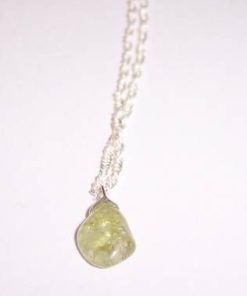 Cristal de olivina/peridot in forma bruta - model deosebit !