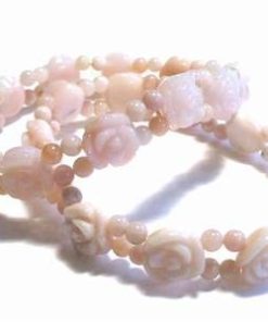 Bratara din opal roz, sub forma de trandafiri, pe elastic