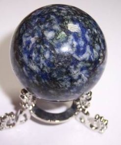 Cristal de lapis lazuli in stare bruta